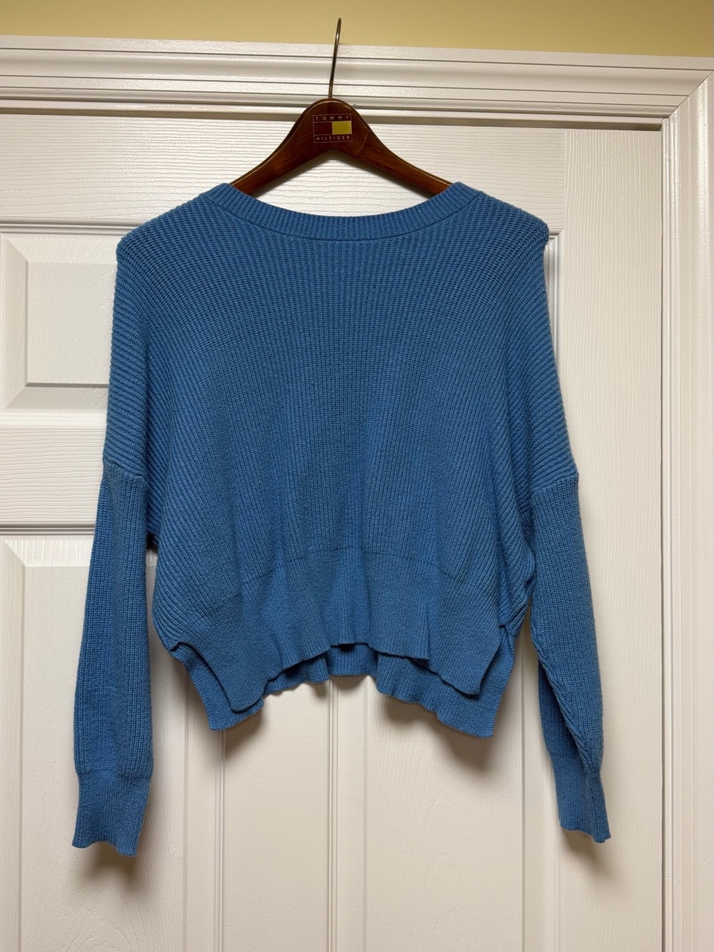 Women's Sky Blue Cropped Crew Neck Sweater